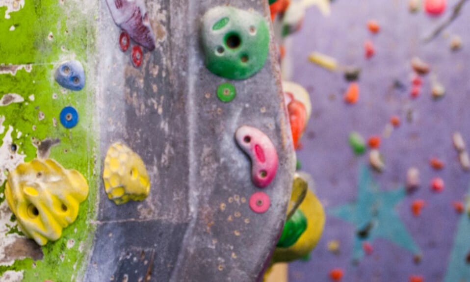 De adrenaline van klimmen en boulderen in Nederland
