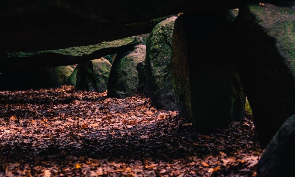 Geschiedenis van Drenthe ontdekken, zoals hunebedden en festivals