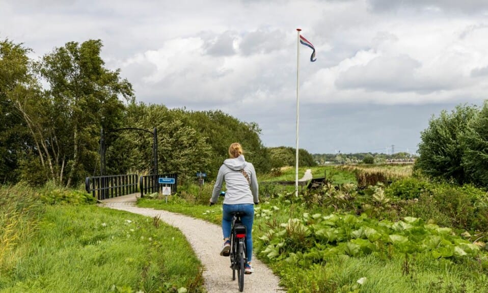 Ontdek per fiets: Fietsroutes en wandelpaden in Groningen